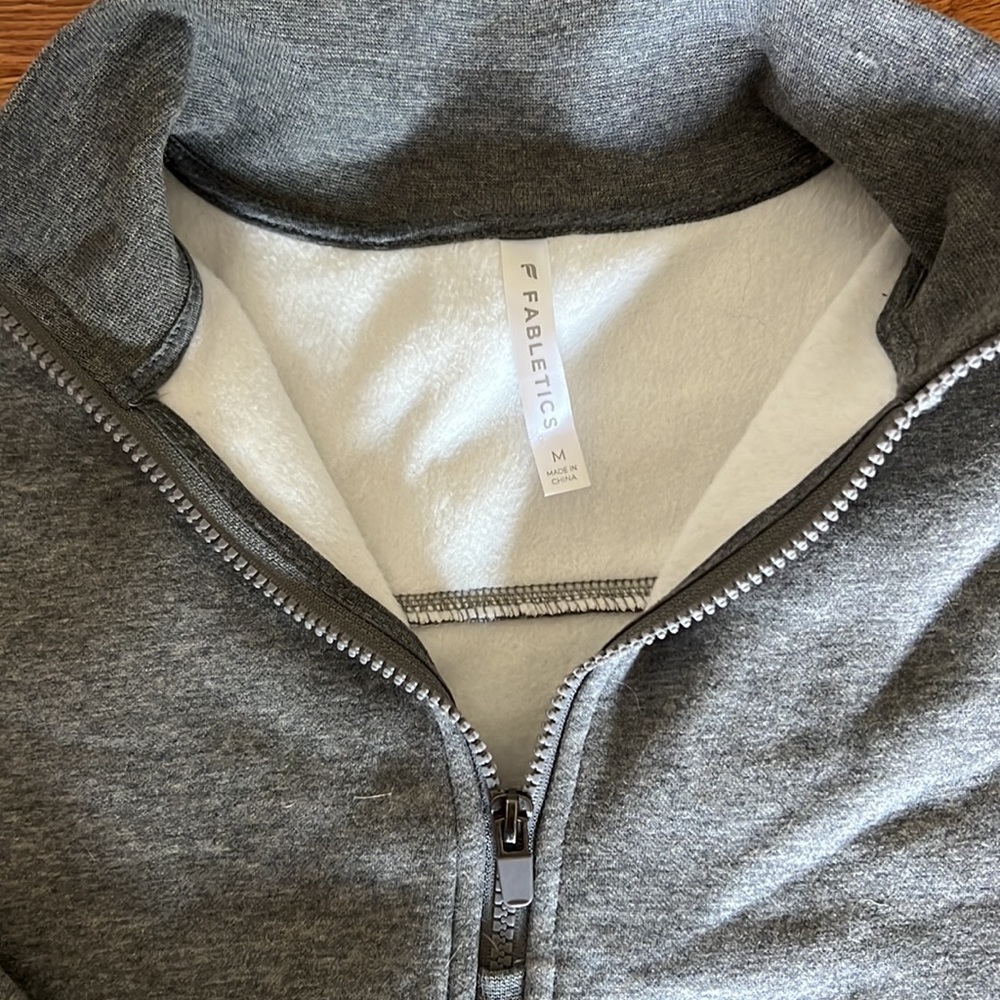 Fabletics Cropped Pullover - Picture 2 of 3